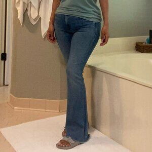Mother Denim The Weekender Fray Jeans
